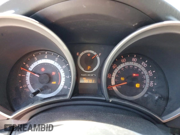 2011 Scion tC z VIN JTKJF5C70B3016542, wystawiony jako Copart lot #55829715 z przebiegiem 99 791 mil mil oraz Szkoda całkowita • Salvage title. Historia ofert i sprzedaży dostępna na DreamBid. Obrazek 9.