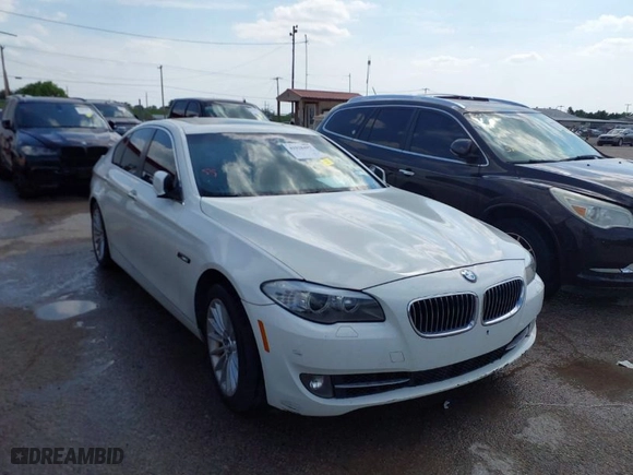 2011 BMW 5 Series 535i xDrive with VIN WBAFU7C57BC873631, listed as a IAAI auction lot 41928497 with 266,742 mi miles. Bid and sale history available at carsss.com. Image 1.