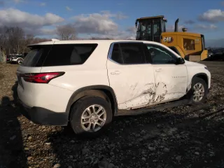 2023 Chevrolet Traverse LS with VIN 1GNEVFKW0PJ339381, listed as a Copart auction lot 84208874 with 20,920 mi miles and Salvage Title. Bid and sale history available at carsss.com. Image 3.