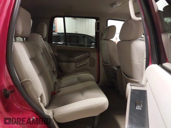 2007 Ford Explorer XLT with VIN 1FMEU73E07UA72289, listed as a IAAI auction lot 42196865 with 178,672 mi miles and . Bid and sale history available at DreamBid. Image 8.