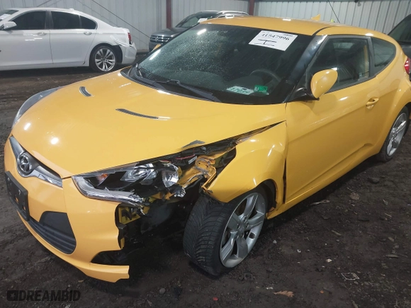 2015 Hyundai Veloster with VIN KMHTC6AD4FU244725, listed as a IAAI auction lot 41547996 with 70,203 mi miles. Bid and sale history available at carsss.com. Image 6.