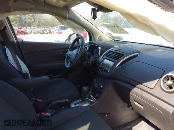 2016 Chevrolet Trax LS with VIN 3GNCJNSB1GL157935, listed as a IAAI auction lot 41807098 with 122,228 mi miles. Bid and sale history available at carsss.com. Image 5.
