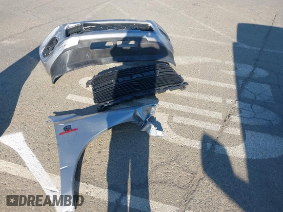 2020 Ram 2500 Big Horn with VIN 3C6UR5DL0LG282821, listed as a IAAI auction lot 42703919 with 55,160 mi miles and . Bid and sale history available at DreamBid. Image 12.