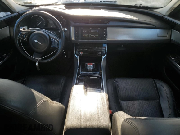 2016 Jaguar XF 35t Prestige with VIN SAJBK4BV3GCY21901, listed as a Copart auction lot 87926165 with 140,124 mi miles and Salvage Title. Bid and sale history available at carsss.com. Image 8.