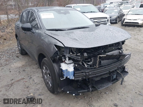 2025 Nissan Kicks S with VIN 3N8AP6BB4SL353921, listed as a IAAI auction lot 41552427 with 3,006 mi miles. Bid and sale history available at carsss.com. Image 1.