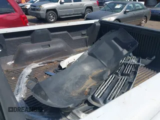 2000 Dodge Dakota Sport z VIN 1B7GG2AN2YS636449, wystawiony jako IAAI lot #42154548 z przebiegiem 186 126 mil mil oraz . Historia ofert i sprzedaży dostępna na DreamBid. Obrazek 12.