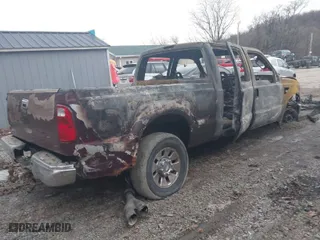 2008 Ford Super Duty F-250 SRW XL with VIN 1FTSW21R78EC10917, listed as a IAAI auction lot 41529713 with 123,554 mi miles. Bid and sale history available at carsss.com. Image 4.