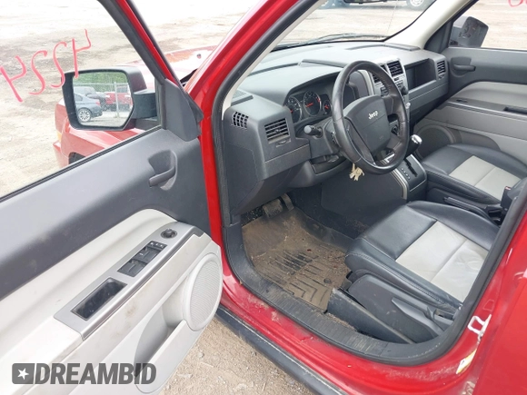 2007 Jeep Patriot Limited с VIN 1J8FF48W17D279124, выставлен на аукционе IAAI как лот 42244380 с пробегом 133 031 миль миль и . История ставок и продаж доступна на DreamBid. Изображение 5.