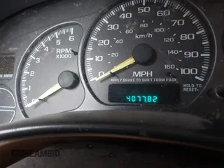 2000 Chevrolet Silverado 1500 LS with VIN 2GCEK19T3Y1308251, listed as a IAAI auction lot 40804829 with 407,782 mi miles. Bid and sale history available at carsss.com. Image 7.