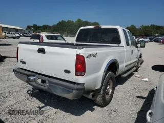 2000 Ford Super Duty F-250 XL with VIN 1FTNX21FXYEC14637, listed as a Copart auction lot 68501124 with 385,032 mi miles and Clean Title. Bid and sale history available at carsss.com. Image 3.