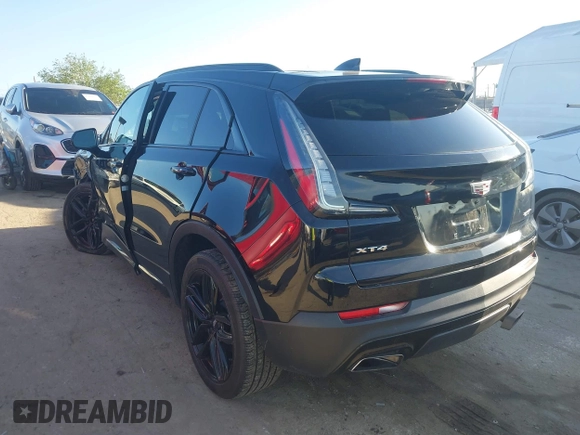 2019 Cadillac XT4 FWD Sport z VIN 1GYFZER43KF183181, wystawiony jako IAAI lot #41869141 z przebiegiem 25 539 mil mil oraz . Historia ofert i sprzedaży dostępna na DreamBid. Obrazek 3.
