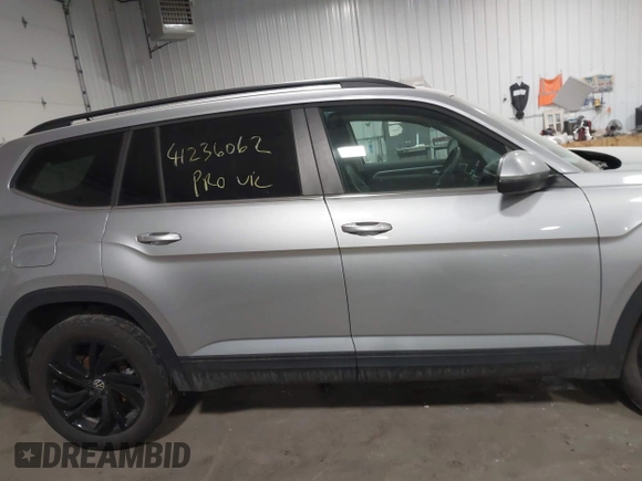 2023 Volkswagen Atlas SE с VIN 1V2HR2CA5PC516757, выставлен на аукционе IAAI как лот 41236062 с пробегом 23 485 миль миль и . История ставок и продаж доступна на DreamBid. Изображение 13.