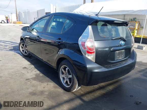 2012 Toyota Prius One z VIN JTDKDTB3XC1021183, wystawiony jako IAAI lot #42272652 z przebiegiem 168 774 mil mil oraz . Historia ofert i sprzedaży dostępna na DreamBid. Obrazek 3.