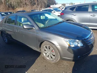 2006 Toyota Avalon XL with VIN 4T1BK36B26U167230, listed as a IAAI auction lot 41063606 with 198,694 mi miles. Bid and sale history available at carsss.com. Image 1.