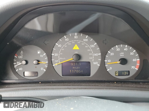 2001 Mercedes-Benz CLK 320/430 z VIN WDBLJ70GX1F185252, wystawiony jako Copart lot #38702633 z przebiegiem 117 864 mil mil oraz Szkoda całkowita • Salvage title. Historia ofert i sprzedaży dostępna na DreamBid. Obrazek 9.
