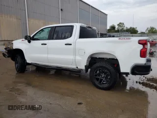 2024 Chevrolet Silverado 1500 Custom Trail Boss with VIN 3GCUDCE81RG321446, listed as a Copart auction lot 72214744 with 3,581 mi miles and Salvage Title. Bid and sale history available at carsss.com. Image 2.