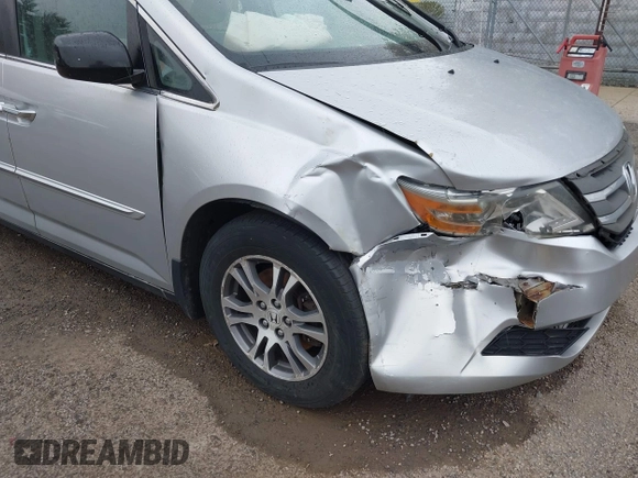 2011 Honda Odyssey EX with VIN 5FNRL5H42BB021018, listed as a IAAI auction lot 42044513 with 189,493 mi miles and . Bid and sale history available at carsss.com. Image 6.