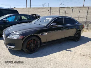 2017 Jaguar XF 35t with VIN SAJBR4BV3HCY33012, listed as a Copart auction lot 82433034 with 107,876 mi miles and Clean Title. Bid and sale history available at carsss.com. Image 1.