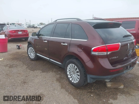 2012 Lincoln MKX z VIN 2LMDJ6JK8CBL08425, wystawiony jako IAAI lot #42312678 z przebiegiem 113 512 mil mil oraz . Historia ofert i sprzedaży dostępna na DreamBid. Obrazek 3.