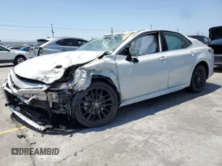 2022 Toyota Camry Hybrid XSE z VIN 4T1K31AK6NU038088, wystawiony jako Copart lot #56110265 z przebiegiem Nie podano mil oraz Nie do naprawy • Non repairable. Historia ofert i sprzedaży dostępna na DreamBid. Obrazek 1.