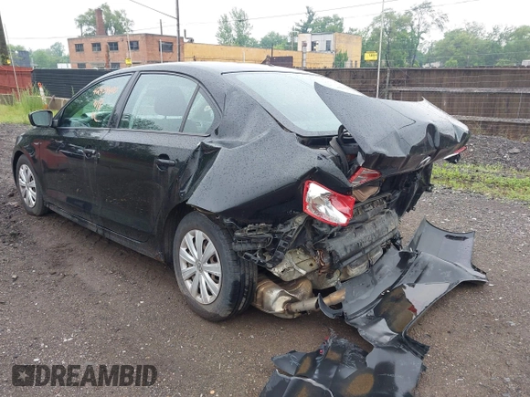 2014 Volkswagen Jetta S with VIN 3VW2K7AJ7EM435702, listed as a IAAI auction lot 42434400 with 117,953 mi miles and . Bid and sale history available at DreamBid. Image 3.