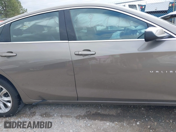 2020 Chevrolet Malibu LT with VIN 1G1ZD5ST4LF065685, listed as a IAAI auction lot 41495186 with Not Provided miles and . Bid and sale history available at carsss.com. Image 13.
