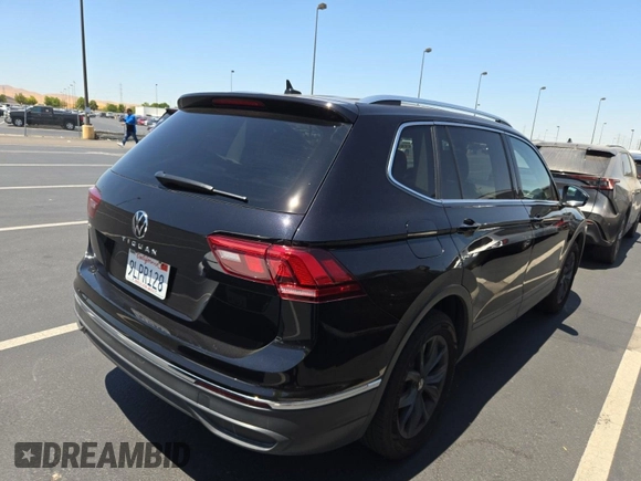 2024 Volkswagen Tiguan SE with VIN 3VV3B7AX8RM076346, listed as a IAAI auction lot 42734323 with 29,573 mi miles and . Bid and sale history available at DreamBid. Image 29.