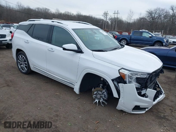 2024 GMC Terrain Denali with VIN 3GKALXEGXRL147554, listed as a IAAI auction lot 41619567 with 7,235 mi miles. Bid and sale history available at carsss.com. Image 1.