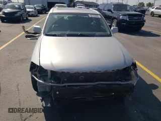 2000 Toyota Avalon XL with VIN 4T1BF28B7YU112576, listed as a Copart auction lot 59726505 with 242,412 mi miles and Salvage title. Bid and sale history available at DreamBid. Image 5.