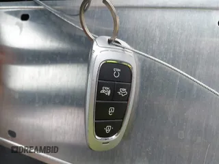 2022 Hyundai Santa Cruz SEL z VIN 5NTJBDAE5NH007005, wystawiony jako IAAI lot #42058065 z przebiegiem 30 825 mil mil oraz . Historia ofert i sprzedaży dostępna na DreamBid. Obrazek 11.