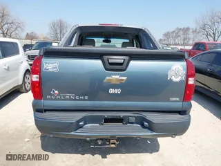2009 Chevrolet Avalanche LT w/2LT with VIN 3GNEC22029G165697, listed as a IAAI auction lot 41797139 with 204,277 mi miles. Bid and sale history available at carsss.com. Image 16.