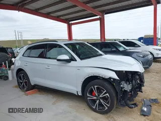 2025 Audi Q5 S line Premium Plus with VIN WA1EAAFY3S2013364, listed as a IAAI auction lot 41813601 with 1,450 mi miles. Bid and sale history available at carsss.com. Image 13.