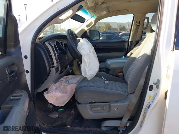 2013 Toyota Tundra 4WD Truck with VIN 5TFUW5F1XDX305466, listed as a IAAI auction lot 41862141 with 133,433 mi miles. Bid and sale history available at carsss.com. Image 5.