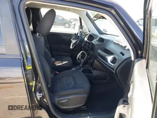 2018 Jeep Renegade Latitude with VIN ZACCJBBB8JPH98229, listed as a IAAI auction lot 41916788 with Not Provided miles and . Bid and sale history available at carsss.com. Image 5.