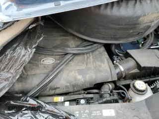 2023 Land Rover Defender S z VIN SALEJ7EXXP2129209, wystawiony jako Copart lot #75870424 z przebiegiem Nie podano mil oraz Nie do naprawy • Non repairable. Historia ofert i sprzedaży dostępna na DreamBid. Obrazek 11.