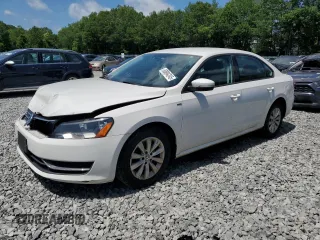 2015 Volkswagen Passat Limited Edition Edition with VIN 1VWAT7A36FC033201, listed as a Copart auction lot 60894245 with 132,457 mi miles and Clean title. Bid and sale history available at DreamBid. Image 1.