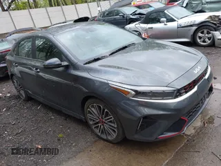 2024 Kia Forte GT z VIN 3KPF44AC7RE823026, wystawiony jako IAAI lot #42192965 z przebiegiem 8 438 mil mil oraz . Historia ofert i sprzedaży dostępna na DreamBid. Obrazek 1.