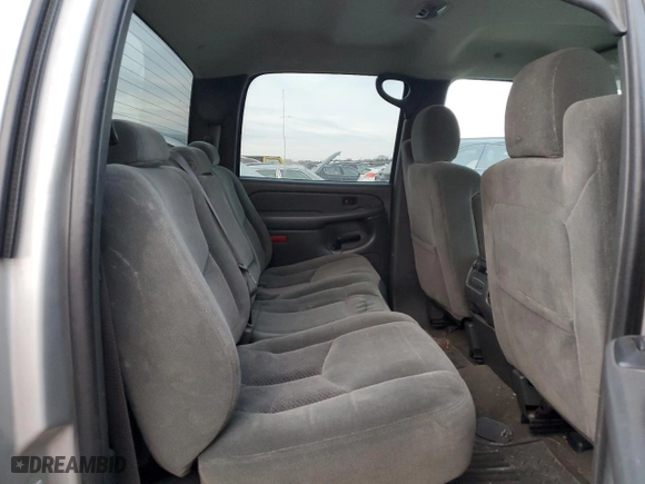 2004 Chevrolet Silverado 2500 Crew Cab LS with VIN 1GCGC23U44F183017, listed as a Copart auction lot 44330035 with 182,195 mi miles and Salvage Title. Bid and sale history available at carsss.com. Image 10.