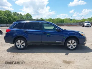 2010 Subaru Outback Premium All-Weather Anniversary z VIN 4S4BRCCC8A3313587, wystawiony jako IAAI lot #42202284 z przebiegiem 131 123 mil mil oraz . Historia ofert i sprzedaży dostępna na DreamBid. Obrazek 13.