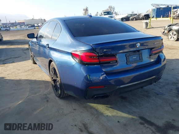 2021 BMW 5 Series M550i xDrive z VIN WBA13BK0XMCG75802, wystawiony jako IAAI lot #41503977 z przebiegiem 20 741 mil mil oraz . Historia ofert i sprzedaży dostępna na DreamBid. Obrazek 3.