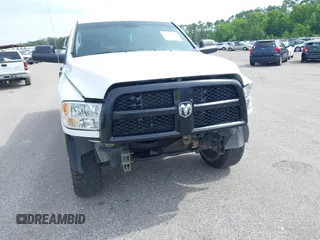 2017 Ram 2500 Tradesman с VIN 3C6MR5AJ3HG643744, выставлен на аукционе IAAI как лот 42342463 с пробегом 149 912 миль миль и . История ставок и продаж доступна на DreamBid. Изображение 6.