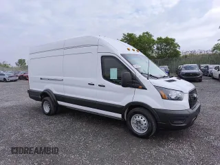 2023 Ford Transit Cargo with VIN 1FTRU8XG8PKC05304, listed as a Copart auction lot 60695455 with 697 mi miles and Clean title. Bid and sale history available at DreamBid. Image 3.