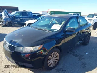 2011 Kia Forte EX z VIN KNAFU4A25B5373902, wystawiony jako IAAI lot #41110229 z przebiegiem 141 997 mil mil oraz . Historia ofert i sprzedaży dostępna na DreamBid. Obrazek 2.
