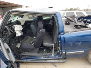 2000 Chevrolet Silverado 1500 with VIN 2GCEC19W7Y1367696, listed as a IAAI auction lot 41283222 with Not Provided miles and . Bid and sale history available at DreamBid. Image 15.