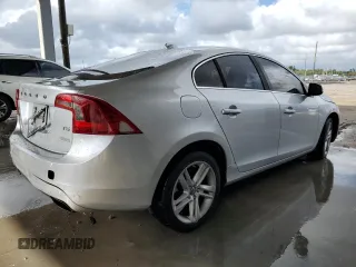2015 Volvo S60 T5 Drive-E Premier с VIN YV140MFB7F1314727, выставлен на аукционе Copart как лот 84855544 с пробегом 128 854 миль миль и Списание • Salvage title. История ставок и продаж доступна на DreamBid. Изображение 3.