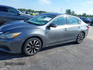 2018 Nissan Altima SR with VIN 1N4AL3APXJC170428, listed as a IAAI auction lot 40355309 with Not Provided miles and . Bid and sale history available at carsss.com. Image 16.