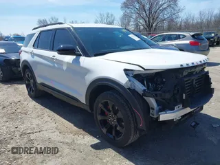 2023 Ford Explorer ST with VIN 1FM5K8GC5PGA75076, listed as a IAAI auction lot 42031194 with 41,281 mi miles. Bid and sale history available at carsss.com. Image 1.