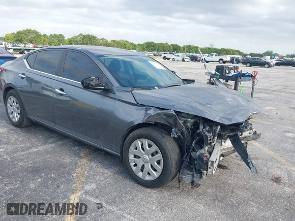 2020 Nissan Altima 2.5 S with VIN 1N4BL4BV4LC247109, listed as a IAAI auction lot 42085352 with 99,016 mi miles. Bid and sale history available at carsss.com. Image 1.