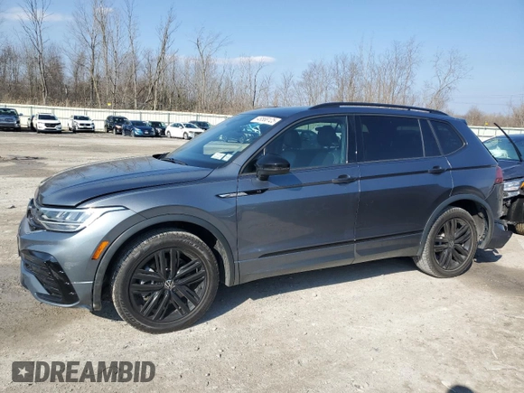 2022 Volkswagen Tiguan SE R-Line Black with VIN 3VV8B7AX8NM026420, listed as a Copart auction lot 48568125 with 21,678 mi miles and Salvage Title. Bid and sale history available at DreamBid. Image 1.