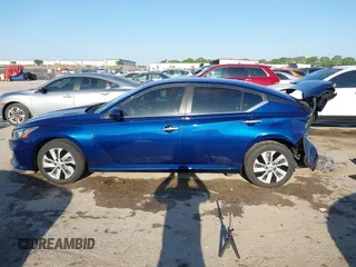 2020 Nissan Altima S z VIN 1N4BL4BV7LC156965, wystawiony jako IAAI lot #42027902 z przebiegiem 93 769 mil mil oraz . Historia ofert i sprzedaży dostępna na DreamBid. Obrazek 14.